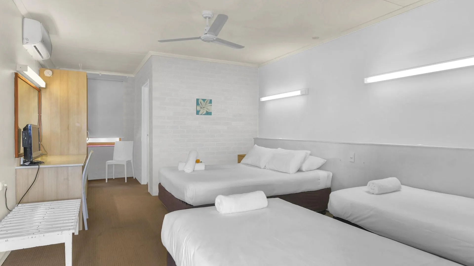 Camden Motor Inn Mermaid Beach 3*,  Australia