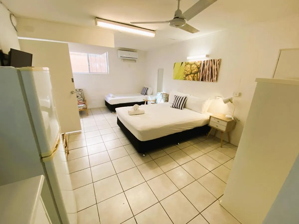 *** Motel Camden Motor Inn Mermaid Beach Australia