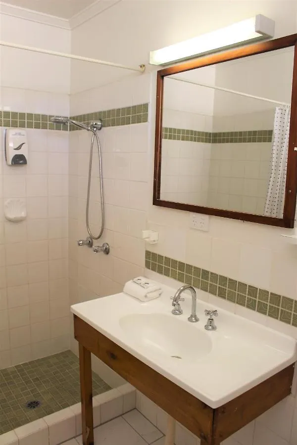 Camden Motor Inn Mermaid Beach 3*,